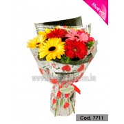 Bouquet Romántico Gerberas y Corazones (Cod.7711) Bouquet Romántico Gerberas y Corazones (Cod.7711)