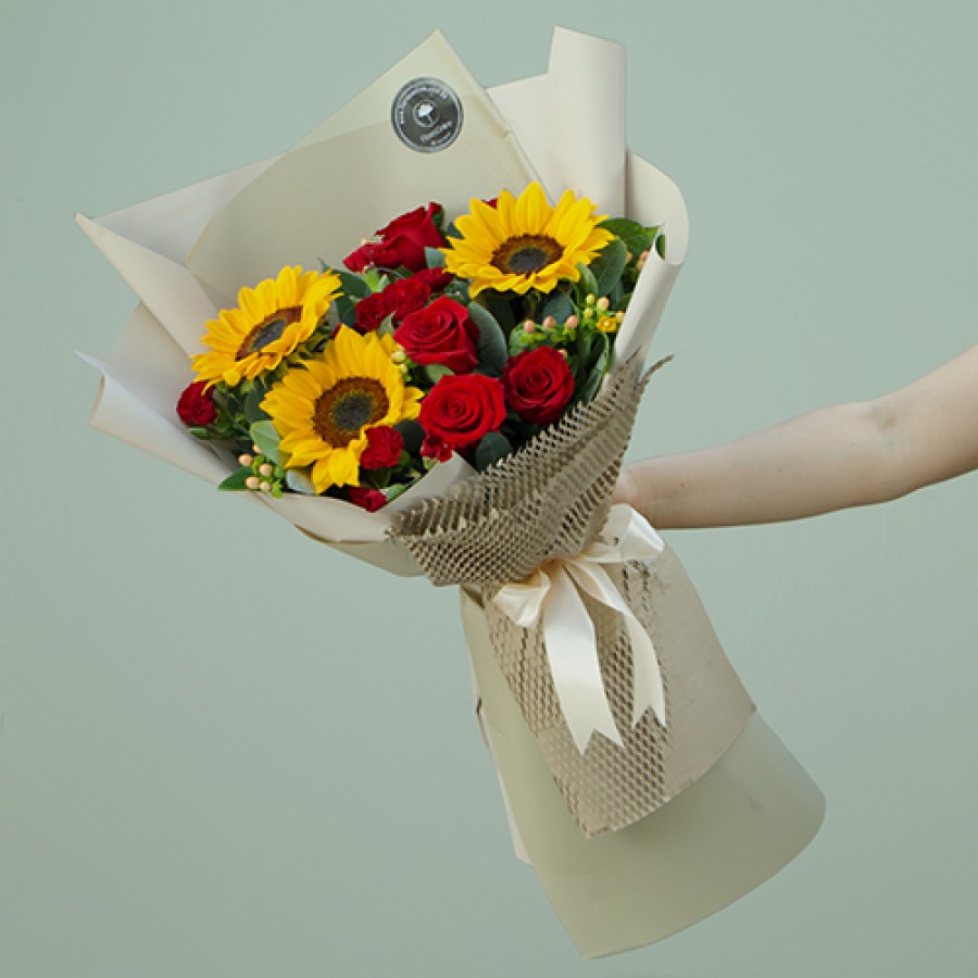 Bouquet Girasoles y Rosas (Cod.B167)