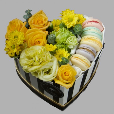 Flores y Macarons (Cod.R232)